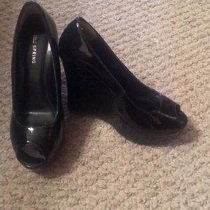 Black peep toe wedge shoes
